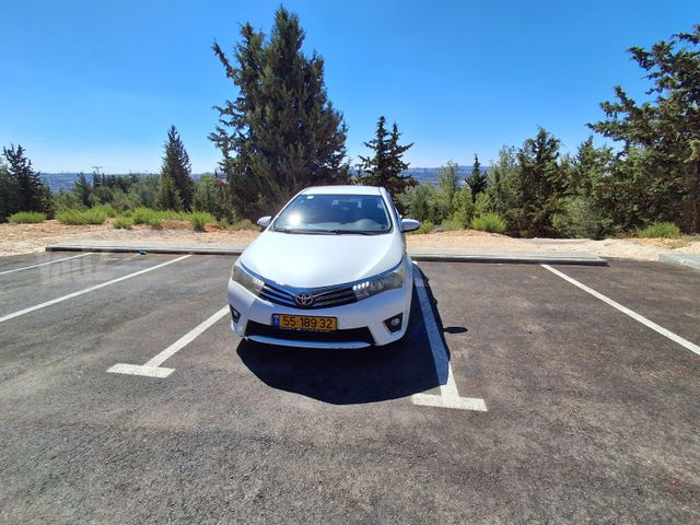 טויוטה קורולה