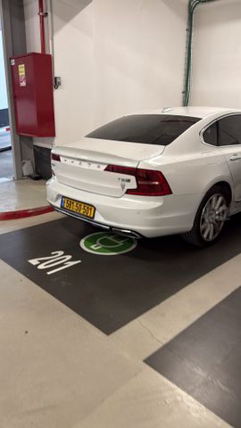 וולוו S90
