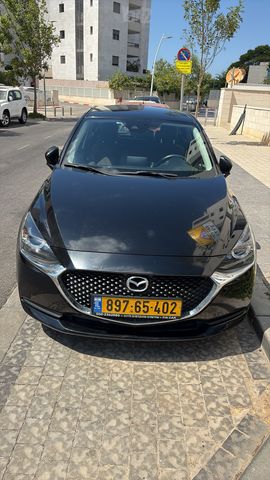 מודעת רכב מאזדה 2