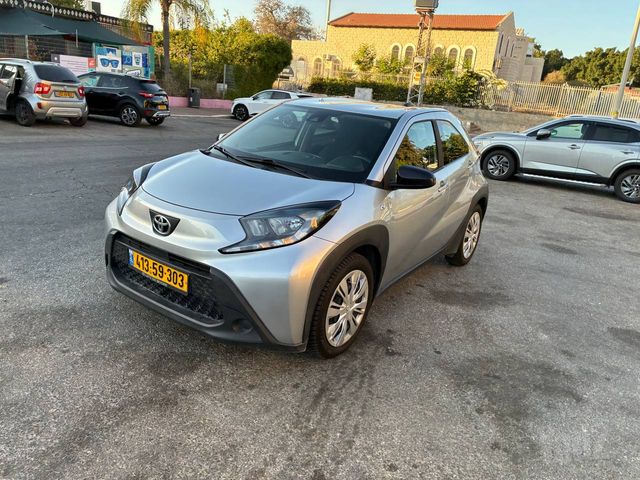 טויוטה אייגו X