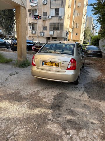 יונדאי אקסנט i25