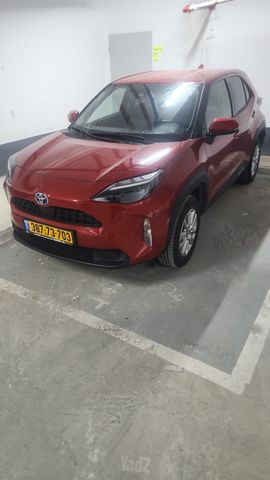 טויוטה יאריס קרוס