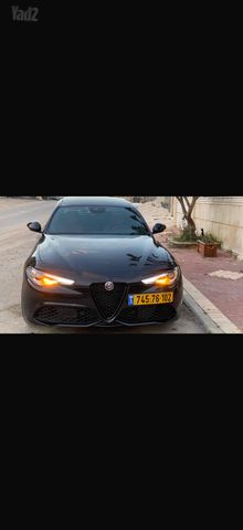 מודעת רכב אלפא רומיאו ג'וליה