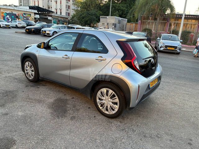 טויוטה אייגו X