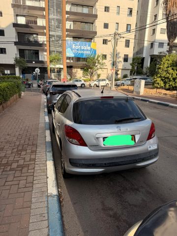 מודעת רכב פיג'ו 207