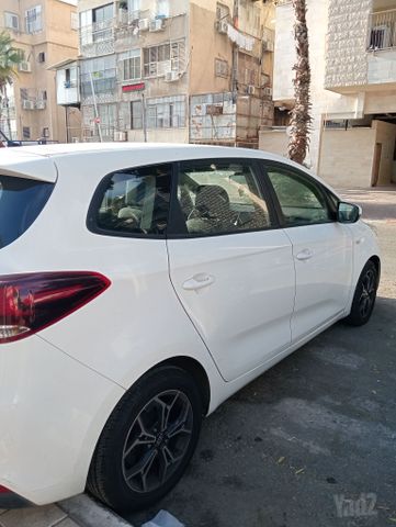 מודעת רכב קיה קארנס