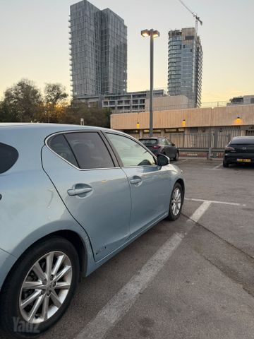 מודעת רכב לקסוס CT