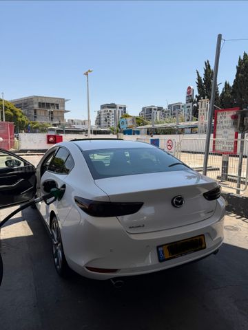מאזדה 3