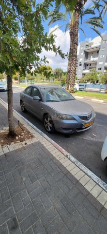 מודעת רכב מאזדה 3