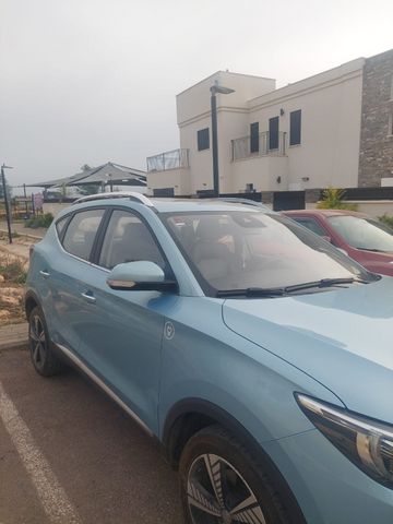 אם ג'י ZS