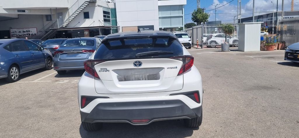מודעת רכב טויוטה C-HR