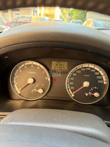 יונדאי אקסנט i25