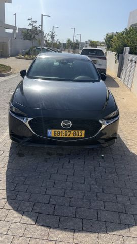 מודעת רכב מאזדה 3