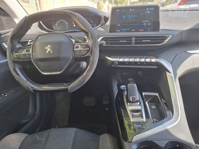 פיג'ו 3008
