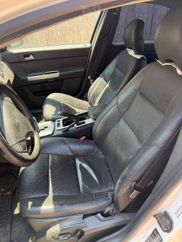 וולוו S40