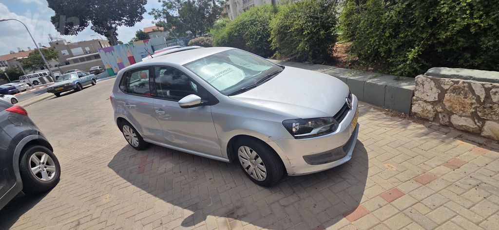 פולו  Comfortline אוט׳ 5 דל 1.2 (105 כ״ס)