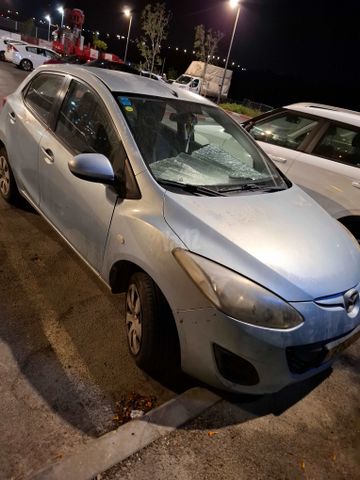 מודעת רכב מאזדה 2