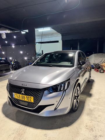פיג'ו 208