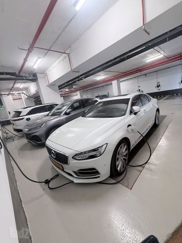 וולוו S90