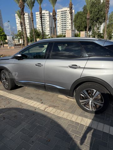 פיג'ו 3008