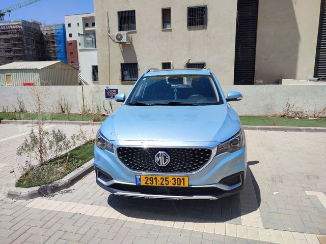 אם ג'י ZS