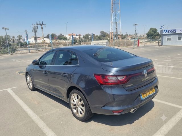 רנו מגאן
