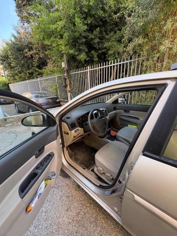 יונדאי אקסנט i25