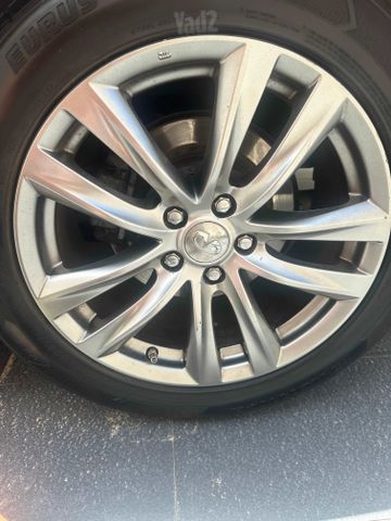 אינפיניטי Q70