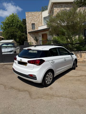 מודעת רכב יונדאי i20