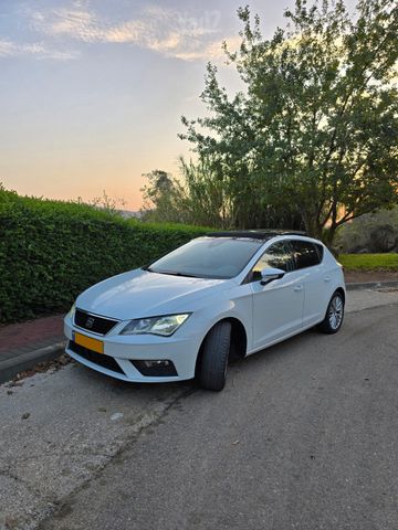 מודעת רכב סיאט לאון