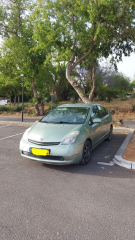 מודעת רכב טויוטה פריוס