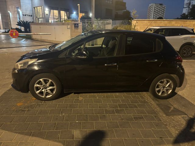 מודעת רכב פיג'ו 208