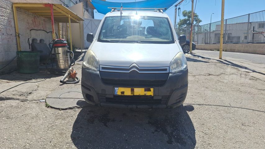 מודעת רכב סיטרואן ברלינגו