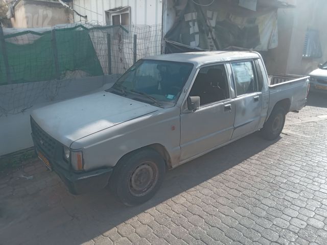 מיצובישי טרייטון / L200