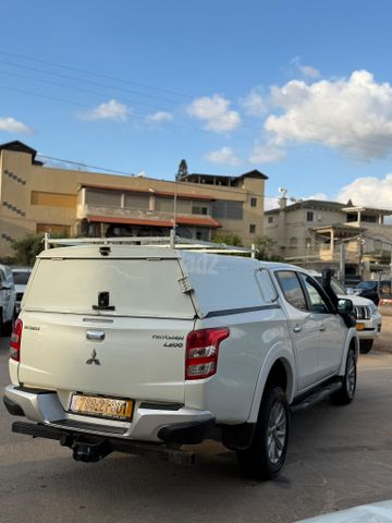 מיצובישי טרייטון / L200