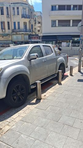 איסוזו די-מקס