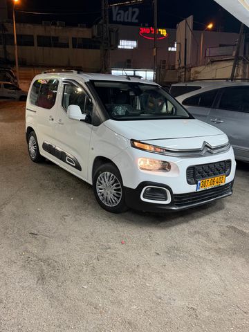 מודעת רכב סיטרואן ברלינגו