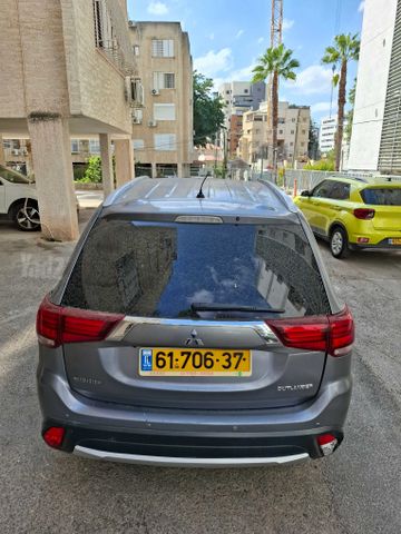 מיצובישי אאוטלנדר