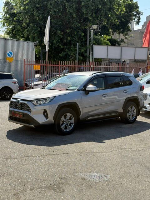 מודעת רכב טויוטה RAV4