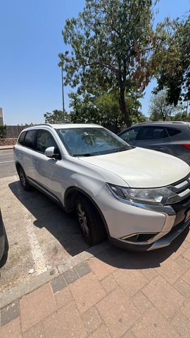 מיצובישי אאוטלנדר