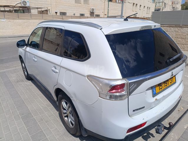 מיצובישי אאוטלנדר