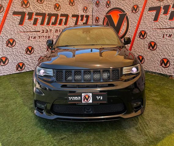 מודעת רכב ג'יפ גרנד צ'ירוקי