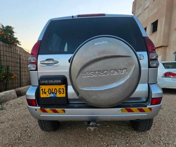 טויוטה לנד קרוזר
