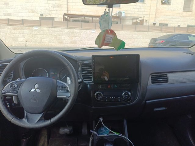 מיצובישי אאוטלנדר