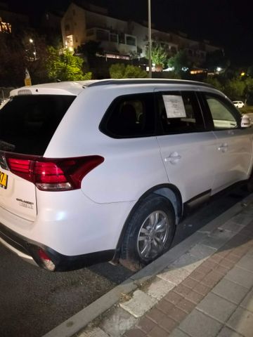 מיצובישי אאוטלנדר
