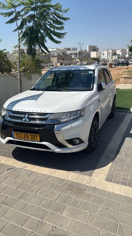 מיצובישי אאוטלנדר