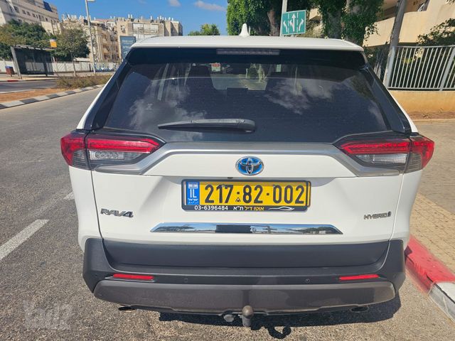 טויוטה RAV4