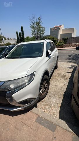 מיצובישי אאוטלנדר