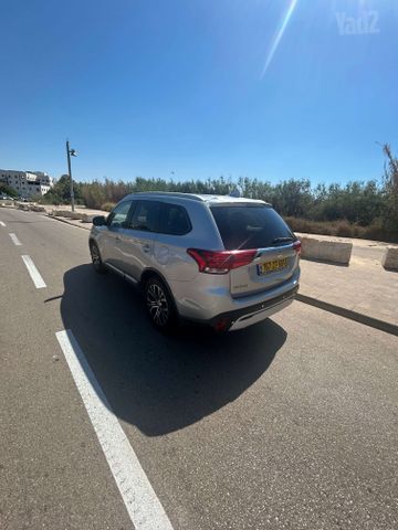 מיצובישי אאוטלנדר