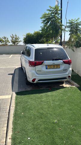מיצובישי אאוטלנדר